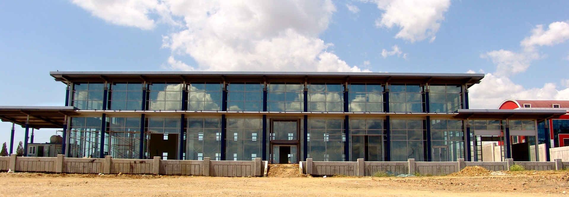 MERCEDES SHOWROOM
