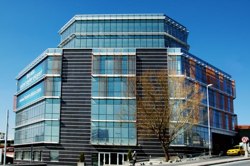FORUM PLAZA